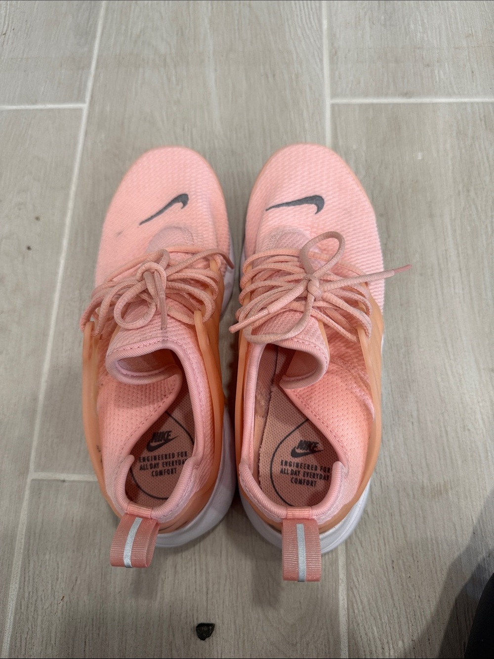 Nike Peach Pink Lightweight Athletic Sneakers